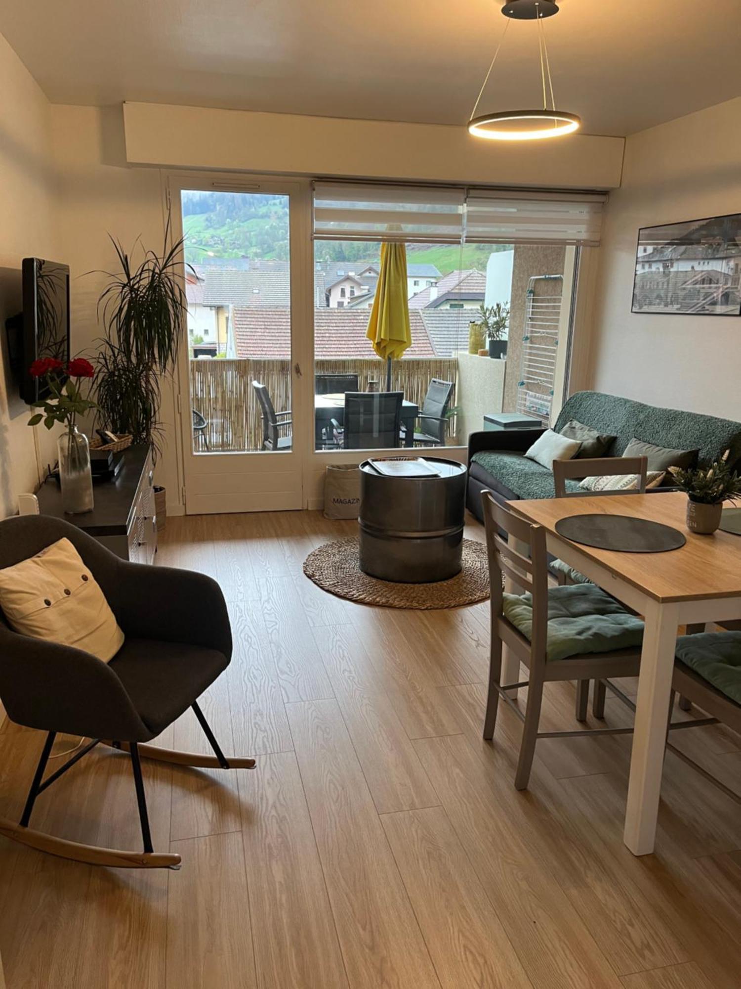 Ferienwohnung Agreable 2 Pieces Au Coeur De Thônes Exterior foto